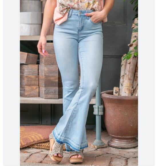 Vervet by Flying Monkey Unwavering Bella High Rise Flare Jeans - Picture 10 of 10